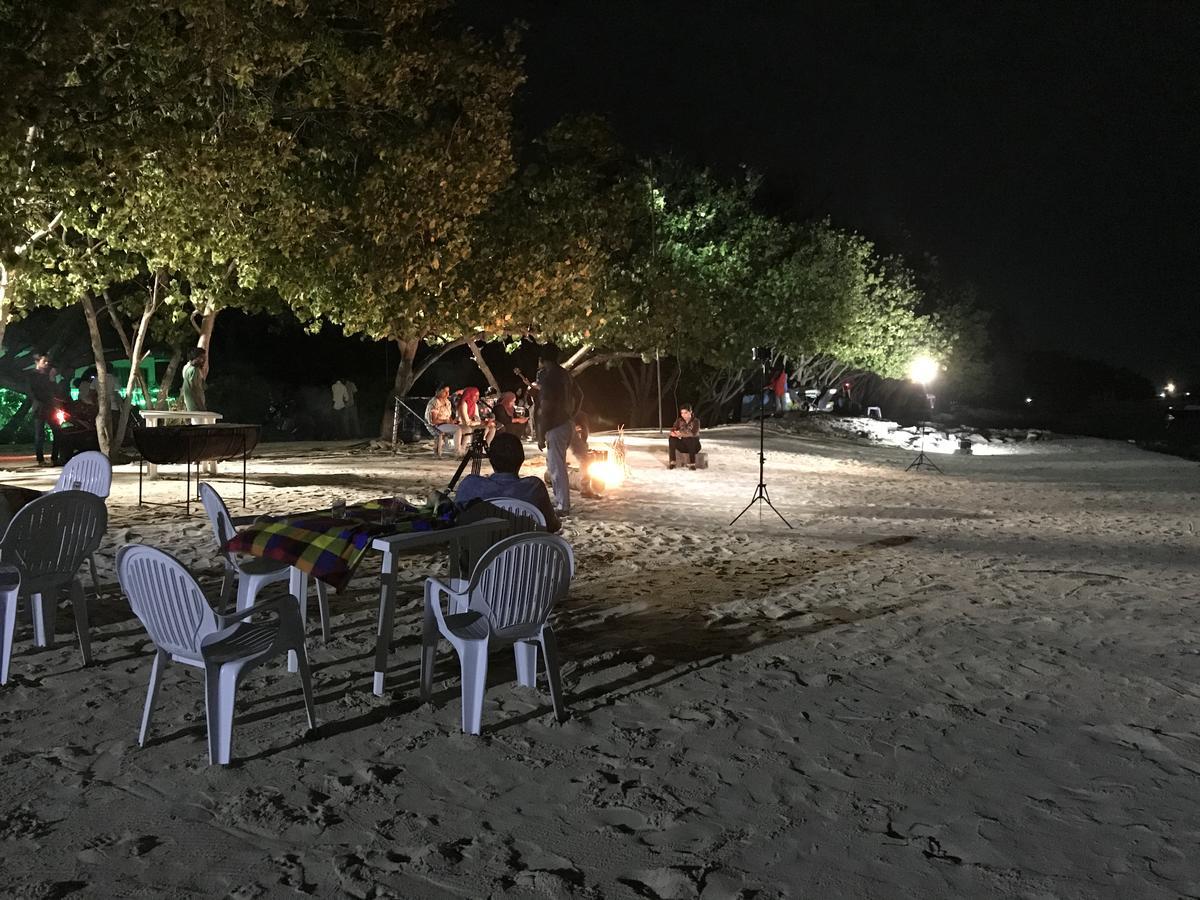 גוראידהו Rip Tide Vacation Inn, K.Guraidhoo מראה חיצוני תמונה